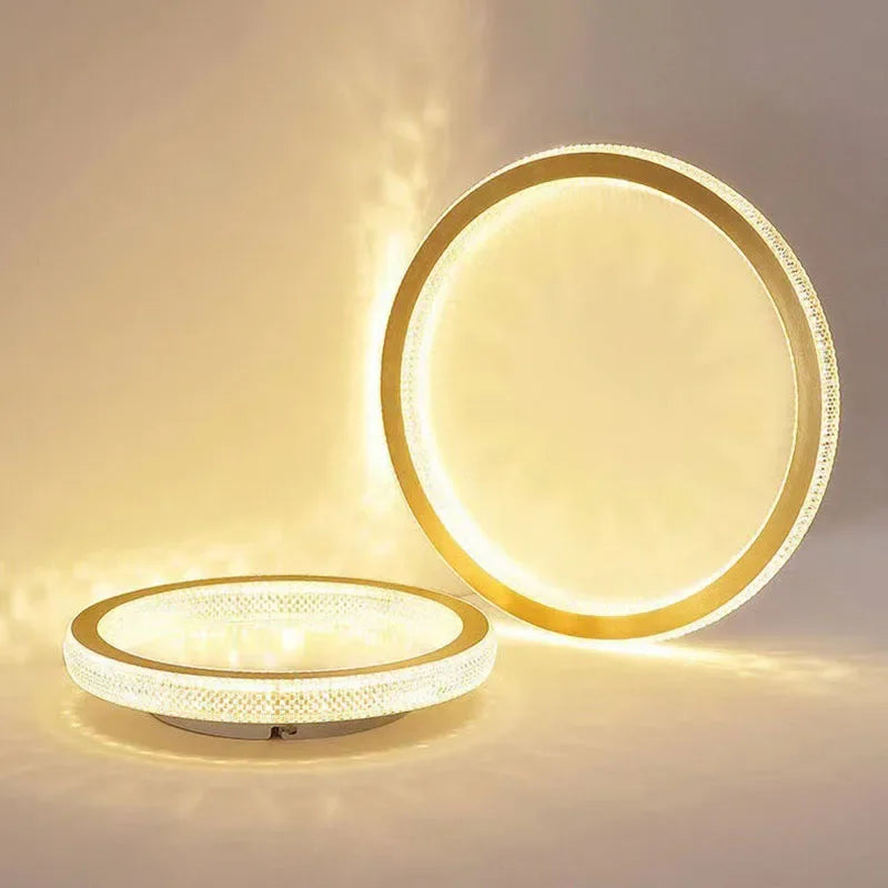 Voici le nouveau titre : Lustre plafond design moderne et chic.