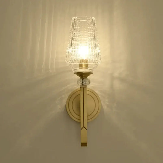 Applique Murale Cristal Cuivre Élégance Lumineuse. Chambre