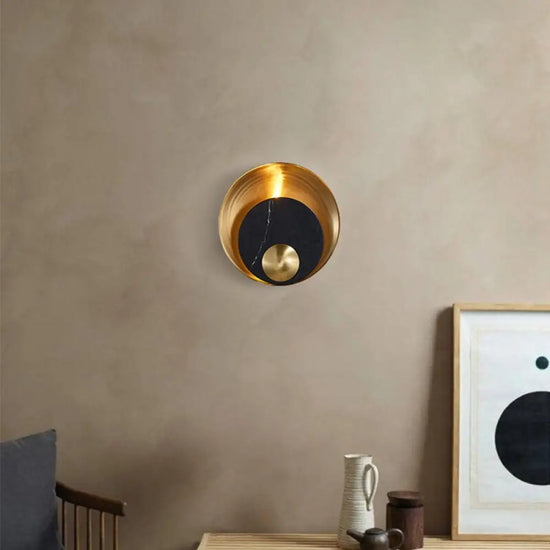 Applique Murale Design Prestigieuse Élégance Dorée. Chambre