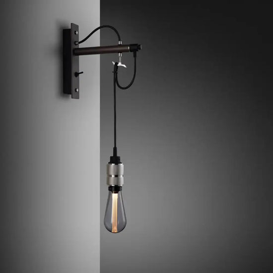 Applique Murale Design Scandinave Épurée Lumineuse. A-Noir Avec Chrome Applique Chambre