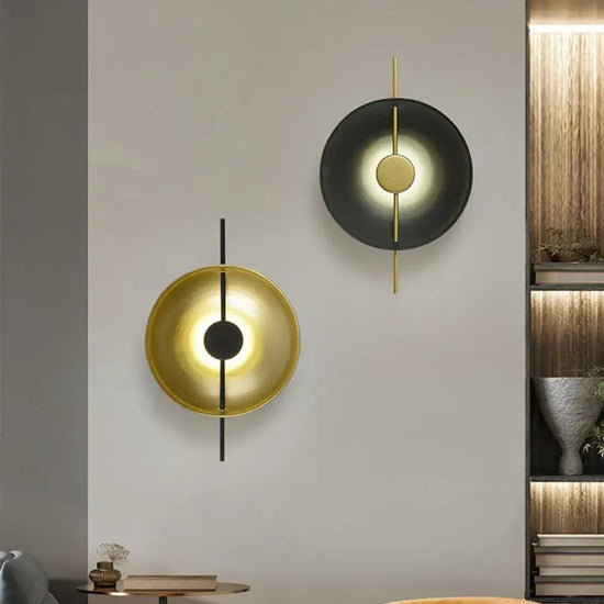 Applique Murale Dorée Minimaliste Luminosité Chaleureuse. Chambre