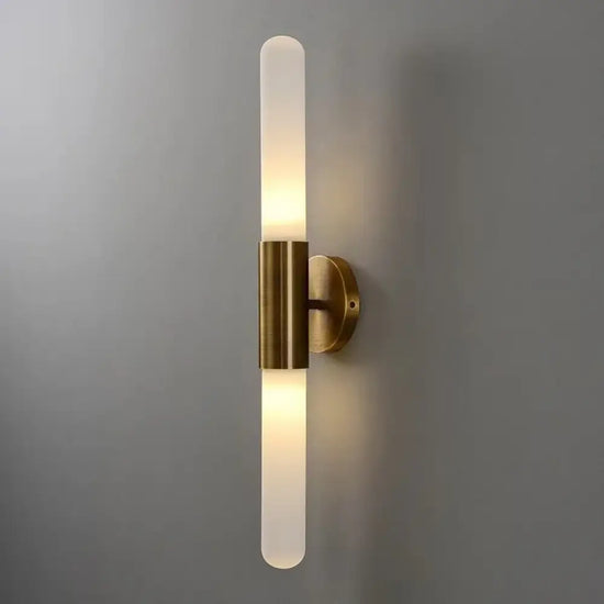 Applique Murale Élégante Dorée Contemporaine Lumière. Abat-Jour Blanc Laiteux Chambre