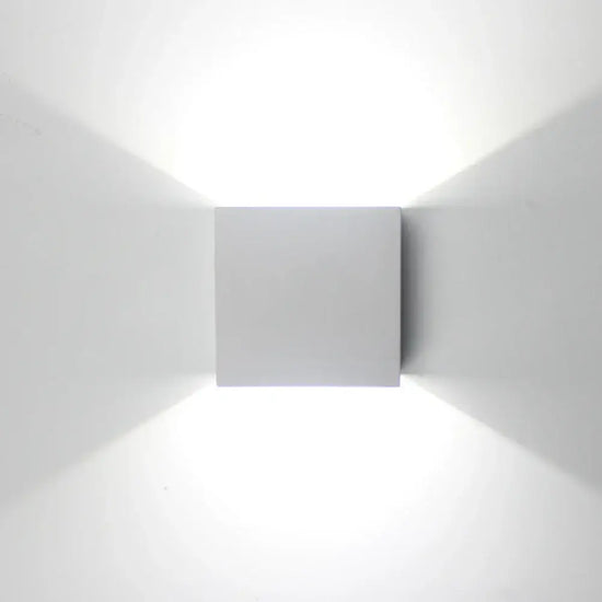 Voici Le Titre Transformé: Applique Murale Led Carrées Design Élégant Moderne Blanc Mat / 6W