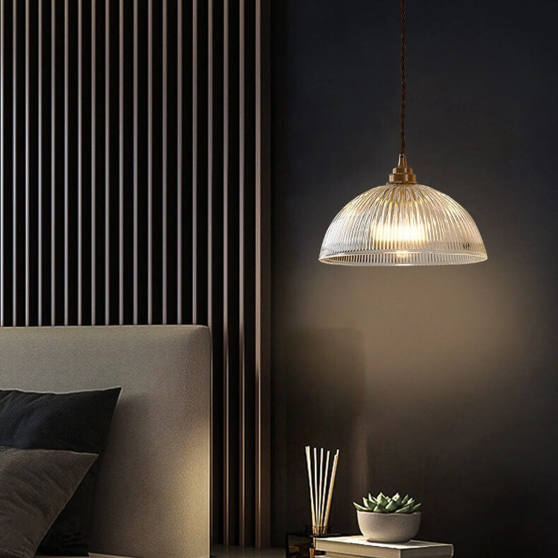 Luminaire suspendu moderne en verre cannelé avec dôme transparent, une lumière