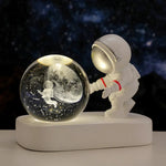 Lampe de chevet Astronaute Boule de Cristal