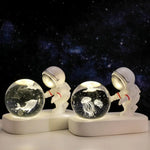 Lampe de chevet Astronaute Boule de Cristal