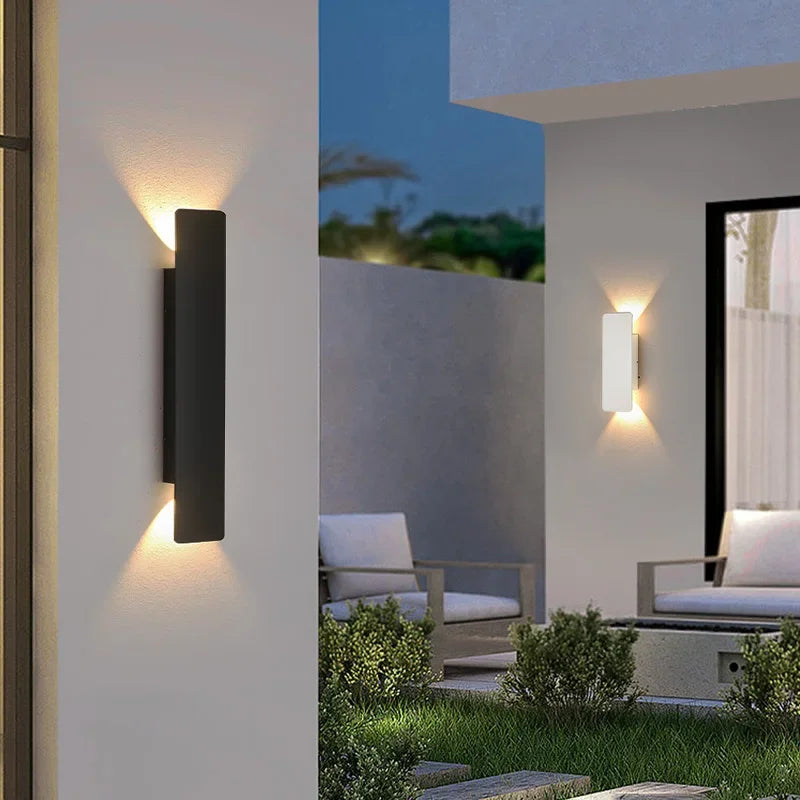Applique murale LED en aluminium – Design vertical élégant et lumière extérieure étanche IP65