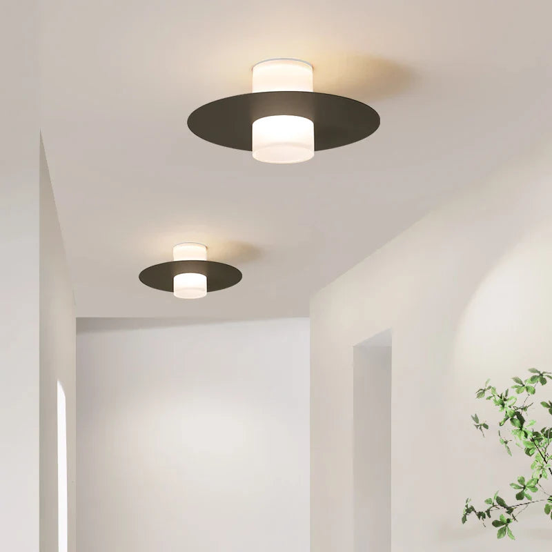 Plafonnier LED design minimaliste lumineux