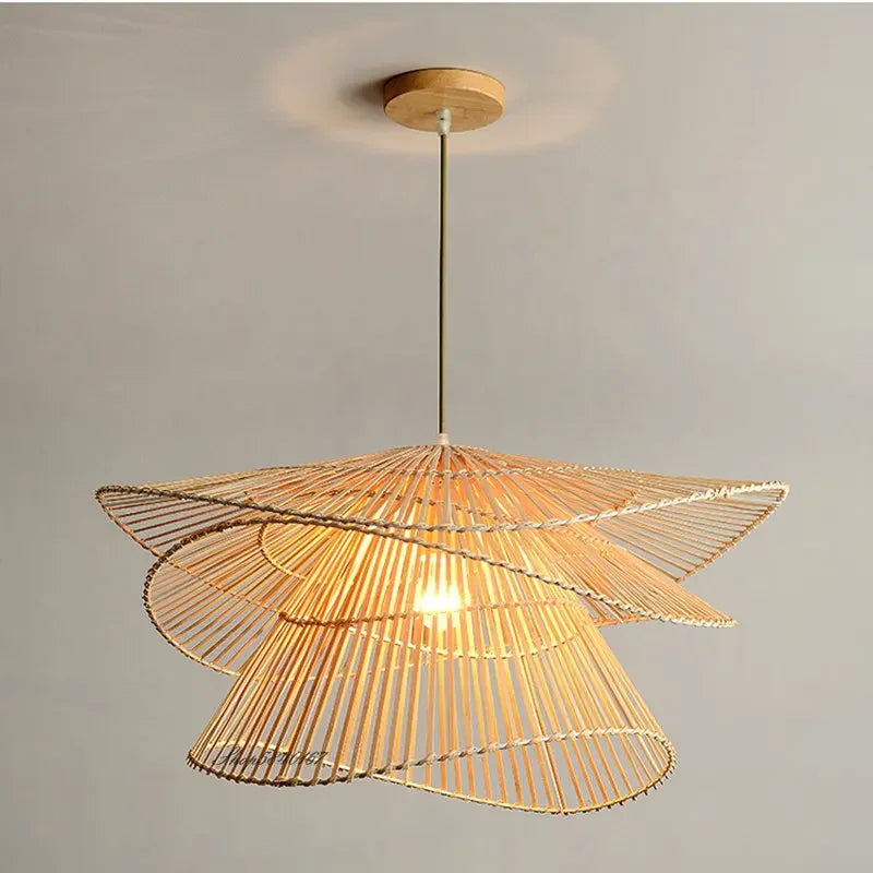 Lustre en rotin artisanal chic