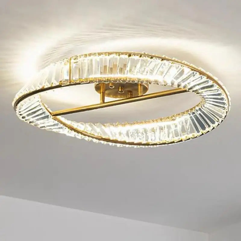 Lustre moderne design cristaux lumineux.