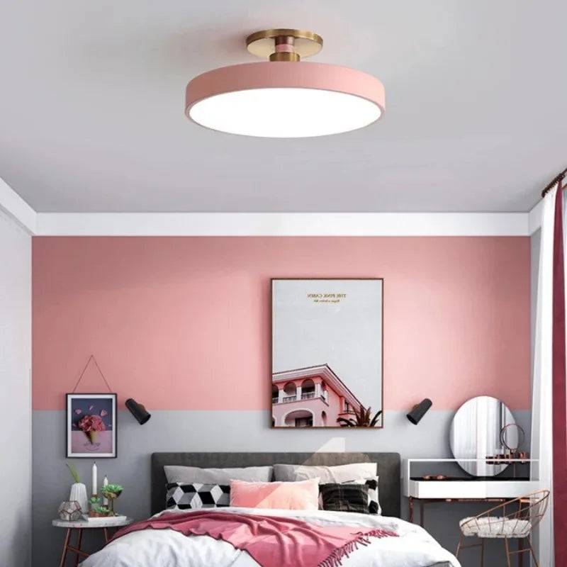 Lustre sans fil au design nordique coloré