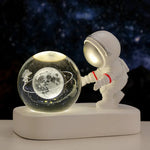 Lampe de chevet Astronaute Boule de Cristal