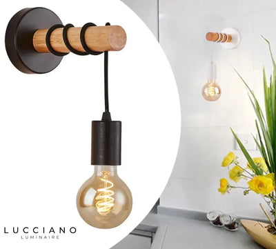 Houten En IJzeren Wandlamp