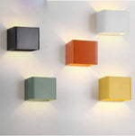 Applique Murale Moderne Élégante Cube Lumineux Design. Chambre