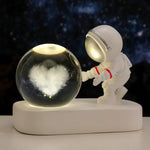 Lampe de chevet Astronaute Boule de Cristal