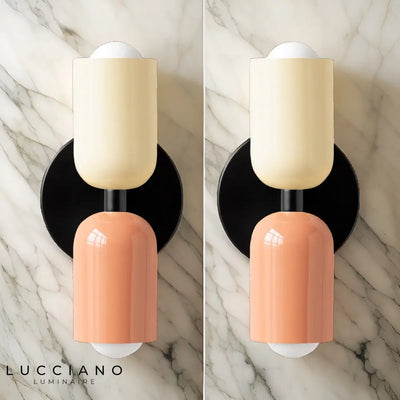 Set van 2 beige Scandinavische design wandlampen